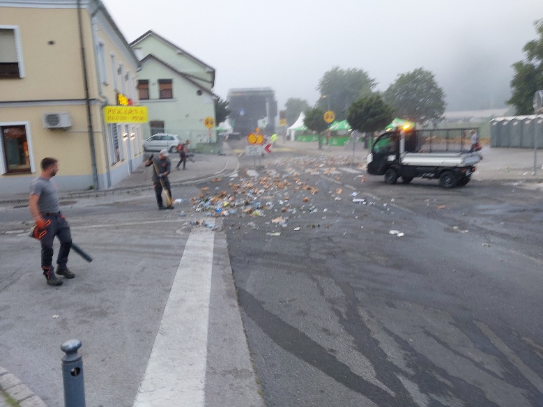 Pivo in cvetje čiščenje